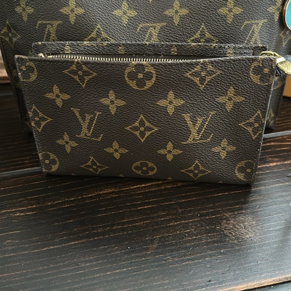 LOUIS VUITTON MONOGRAM POUCH AND MINI MONOGRAM POUCH - Picture 8 of 11
